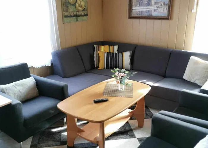 Semesterbostad Nina *